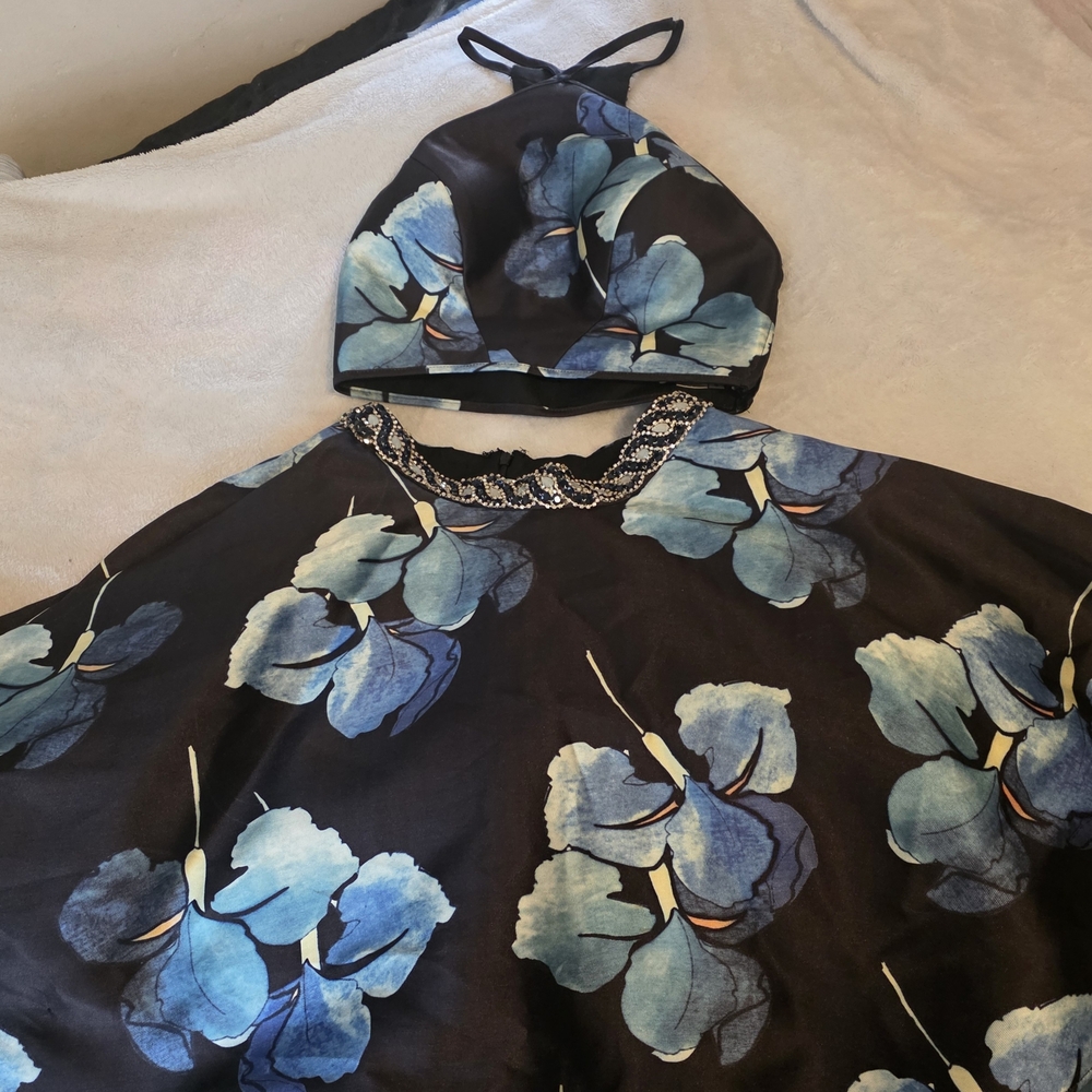 Rachel Allan Black and Blue Embellished Prom/Homecoming Dress